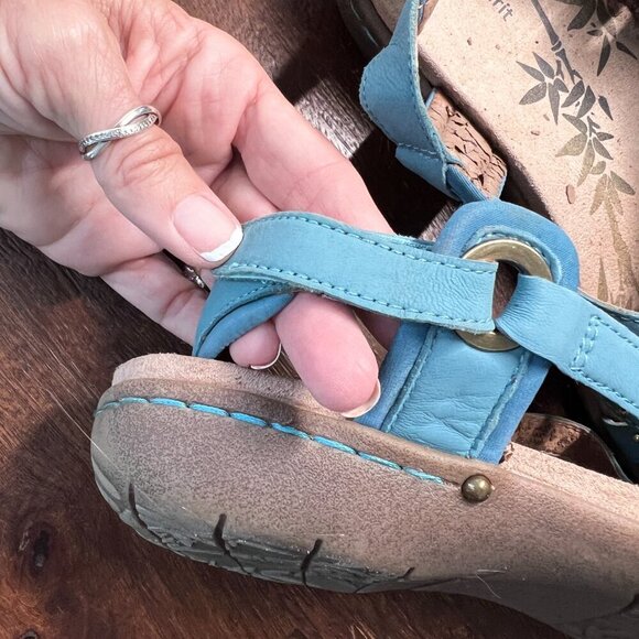 Womens Sandals size 9.5 Blue Embellished Strappy Easy Spirit Western Velcro Shoe - Picture 5 of 11